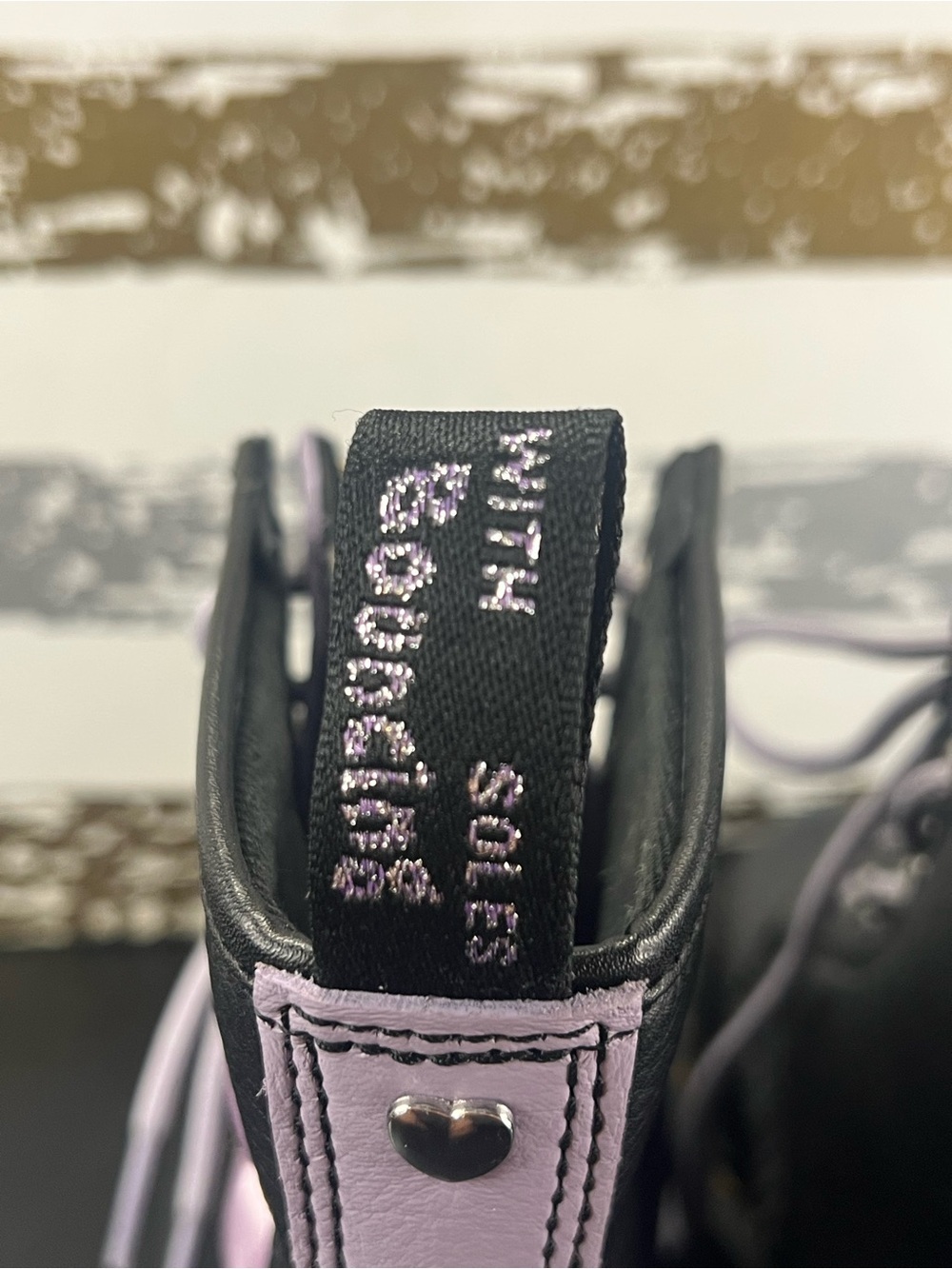 Dr. Martens 1460 Zip Heart - Picture 5 of 8